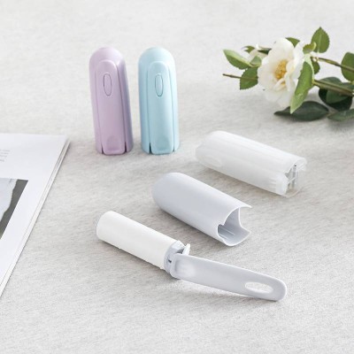 Portable Clothes Lint Cleaning Brush Roller Dust Remover